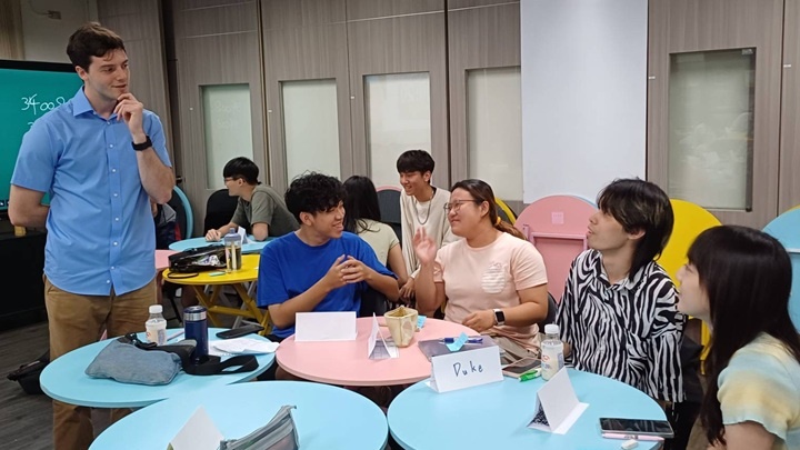 中央大學工學院開設英文增能課程，助學生提升英語能力，在未來學涯與職涯中脫穎而出。