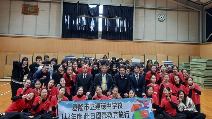 沈俊光帶領建德國中師生赴日交流，體驗多元文化，拓展學生國際視野。